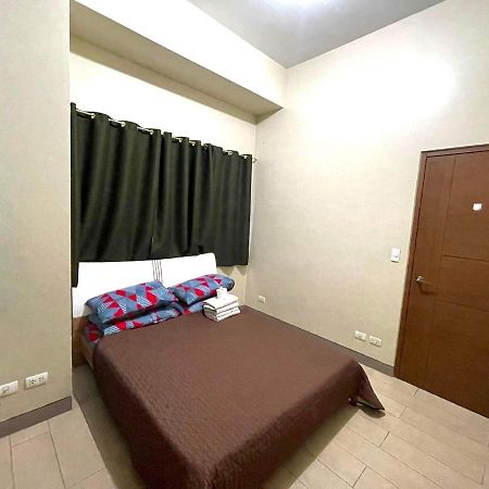 Lovely 2 Bed Room Condo Infront Of Naia Terminal 3 Manila Exterior photo